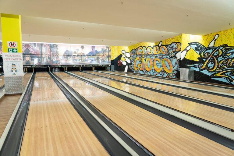 Sala giochi busnago globo centro commerciale monza brianza piste bowling 32)