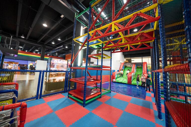 Sala giochi busnago globo centro commerciale playground gonfiabili 10